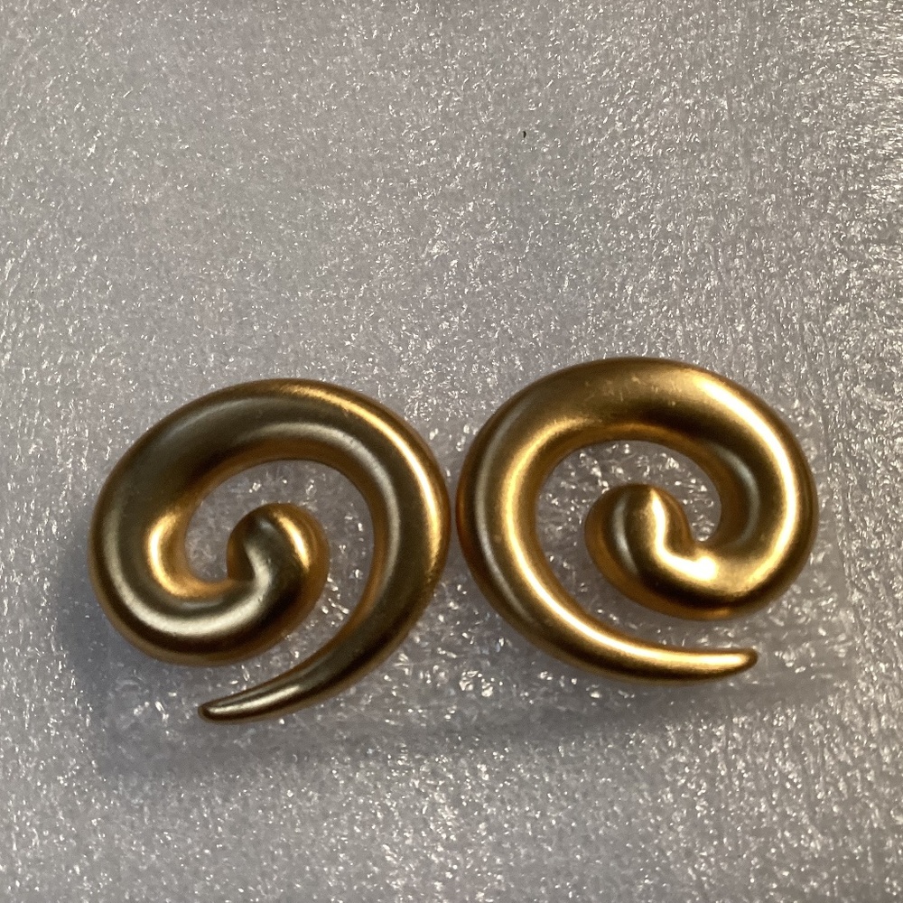Vintage Signed Monet Gold Tone Large Chunky Swirl Clip On Earrings